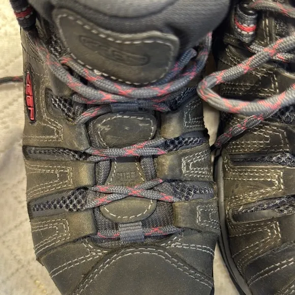Keen Athletic Shoes Gray and Pink with Steel Toe &amp; Dr Scholls Inserts