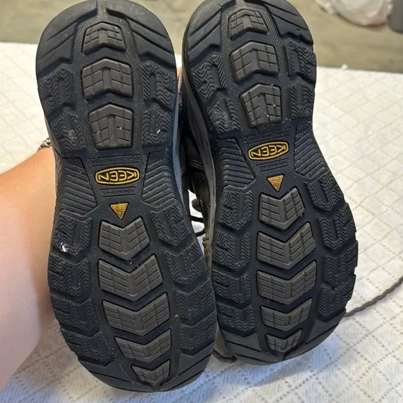 Keen Athletic Shoes Gray and Pink with Steel Toe &amp; Dr Scholls Inserts