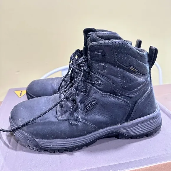 KEEN black work boots