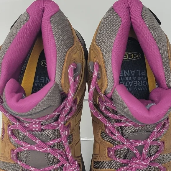 KEEN Circadia Vent Hiking Boots Womens Size 6.5 Waterproof Syrup Bosenberry New