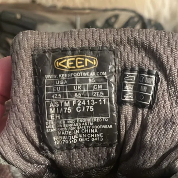 Keen hiking boots - brown leather- men’s 9.5