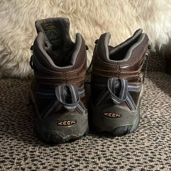 Keen hiking boots - brown leather- men’s 9.5