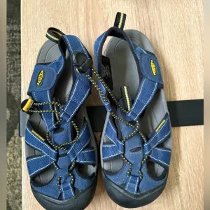 Keen Newport H2 Blue Waterproof Hiking Shoes Water Sandals Women's Size 6.5