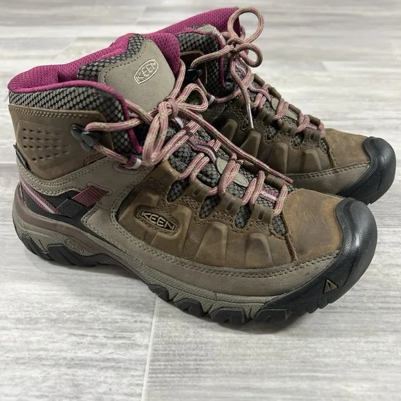 Keen Targhee 3 Waterproof Round Toe Hiking  Womens 7.5 Brown Casual Boot 1018178