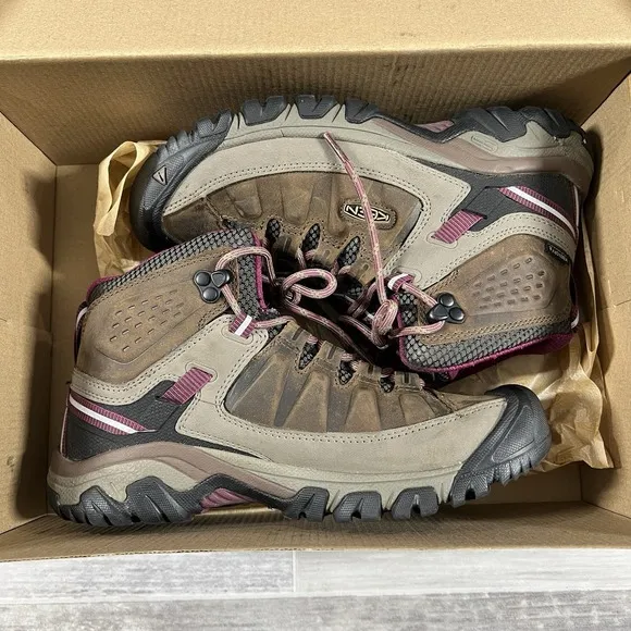 Keen Targhee 3 Waterproof Round Toe Hiking  Womens 7.5 Brown Casual Boot 1018178
