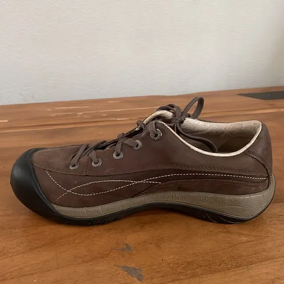Keen Toyah Sneakers Size 6.5