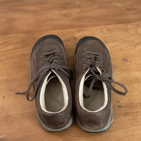 Keen Toyah Sneakers Size 6.5
