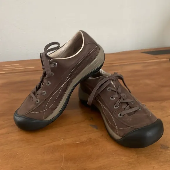 Keen Toyah Sneakers Size 6.5