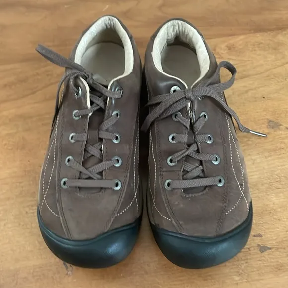 Keen Toyah Sneakers Size 6.5