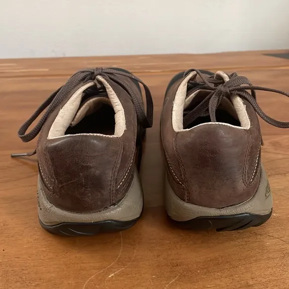 Keen Toyah Sneakers Size 6.5