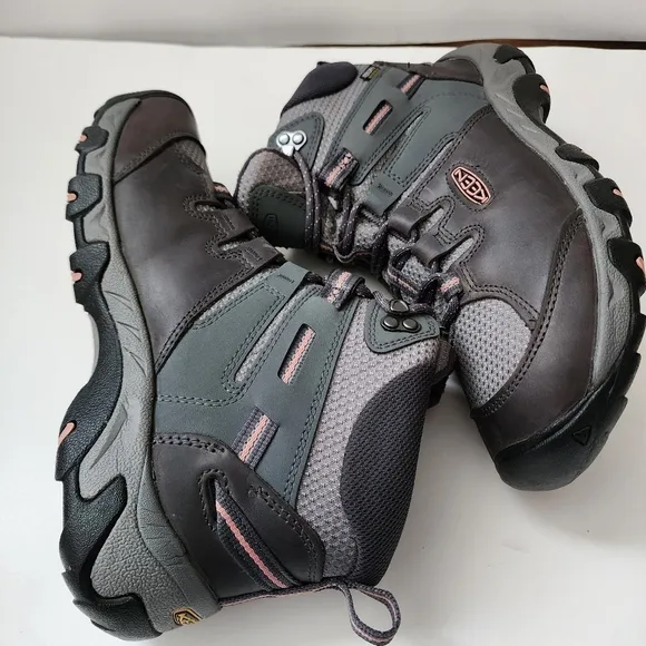 Keen Women’s Steens mid waterproof hiking boots Size 10