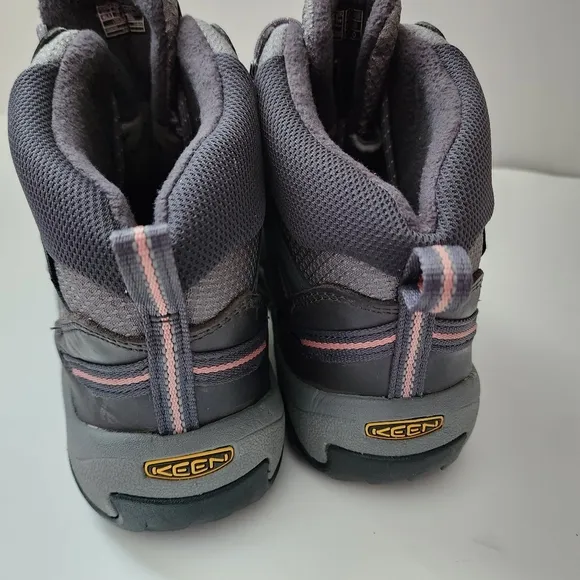 Keen Women’s Steens mid waterproof hiking boots Size 10