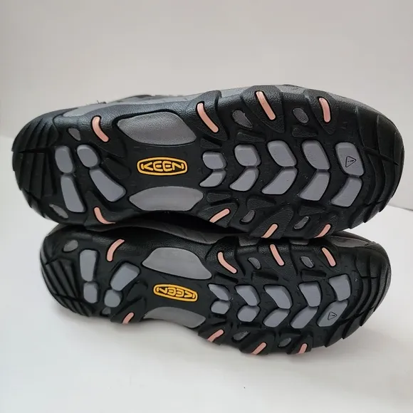Keen Women’s Steens mid waterproof hiking boots Size 10
