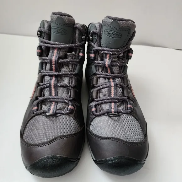 Keen Women’s Steens mid waterproof hiking boots Size 10