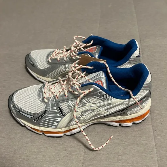 Kith ASICS“knicks” Men’s Silver and Blue Shoes