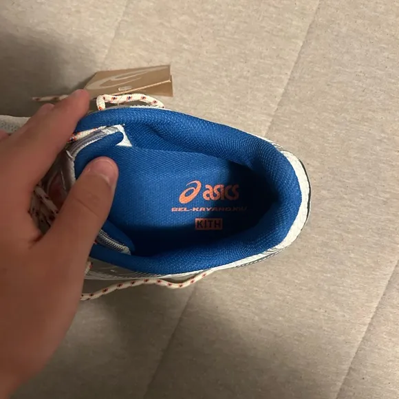Kith ASICS“knicks” Men’s Silver and Blue Shoes