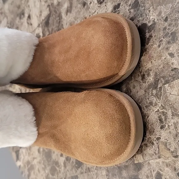 Koolaburra by Ugg Dezi Woman's Boots Size 6