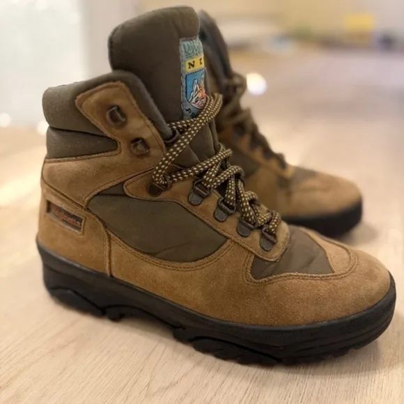 La Reginetta Italian Vintage Brown Hiking Boots. US women’s size 8.5 (EUR 39)