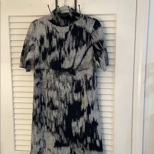 Lafayette 148NY Jacquard Stand Collar Black Gray Patterned Knit Side Slit Dress