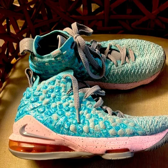 LeBron James 17 Nike South Beach Sneakers 4.5 Y/ 5.5 W Unique