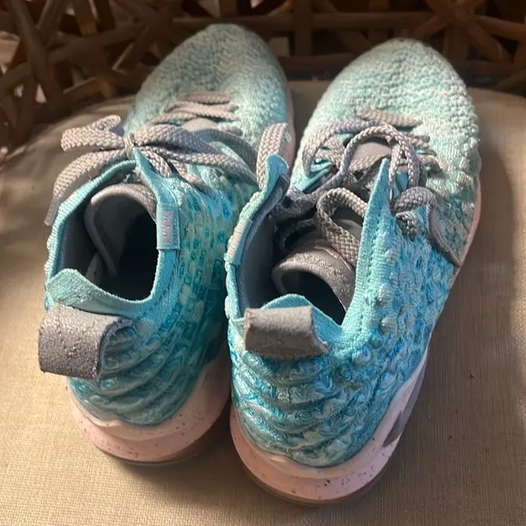 LeBron James 17 Nike South Beach Sneakers 4.5 Y/ 5.5 W Unique