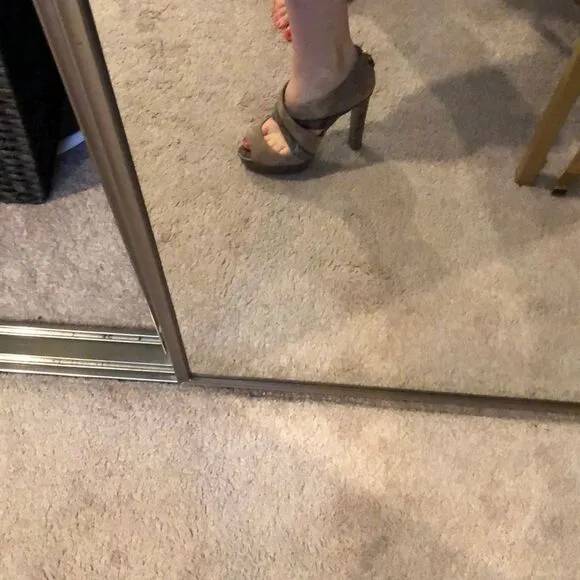 Like New Tory Burch Waverly Suede/Snakeskin Platform Heels Size 8