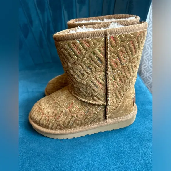 Little Girls embroidered Ugg print boots size 11