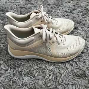 Lululemon chargefeel low rise athletic sneakers prosecco size 8
