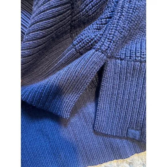 Lululemon merino wool blue v neck sweater size xl/xxl
