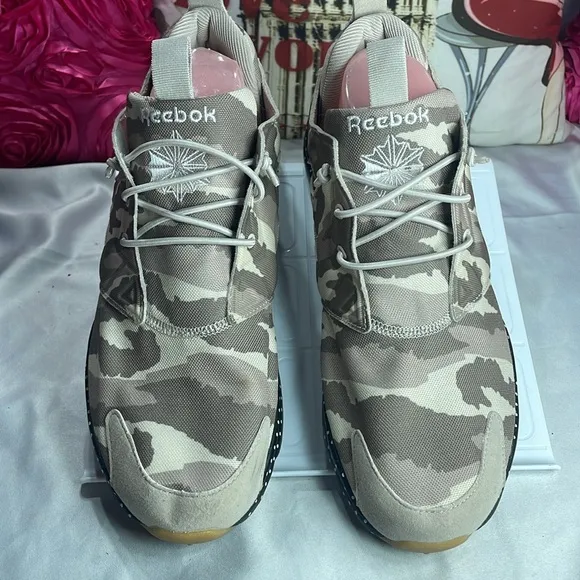 (M) Reebok Furylite Men's‎ Casual Running Shoes, Size 9.5