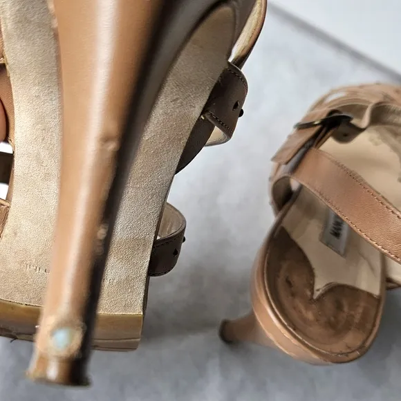 Manolo Blahnik Tan gladiator stud leather sandals