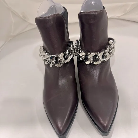 Marc Fisher LTD Mlhenley Women’s Western Chelsea Boots Curb Links Chains 9.5