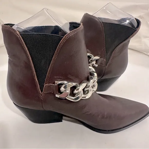Marc Fisher LTD Mlhenley Women’s Western Chelsea Boots Curb Links Chains 9.5