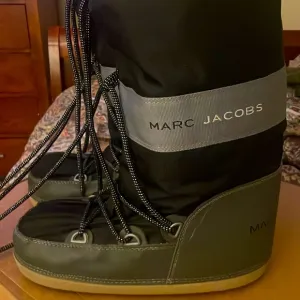 Marc Jacobs snow boots