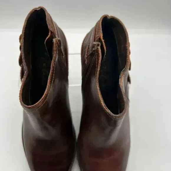 Matisse Kate Ankle Booties 8 M Womens Smooth Distressed Leather Buckle Strap Zip
