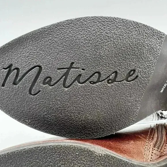 Matisse Kate Ankle Booties 8 M Womens Smooth Distressed Leather Buckle Strap Zip