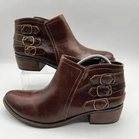 Matisse Kate Ankle Booties 8 M Womens Smooth Distressed Leather Buckle Strap Zip