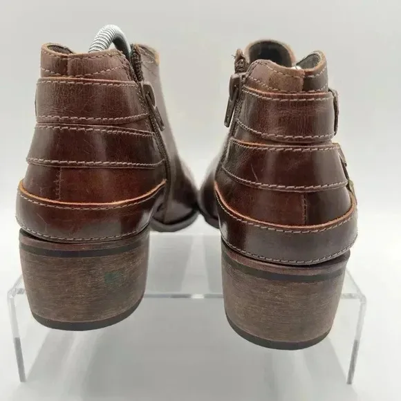 Matisse Kate Ankle Booties 8 M Womens Smooth Distressed Leather Buckle Strap Zip