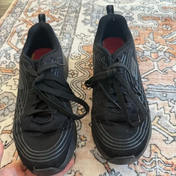 Men’s black Sketchers sneakers