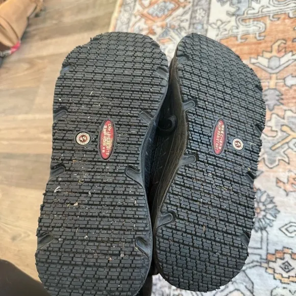 Men’s black Sketchers sneakers