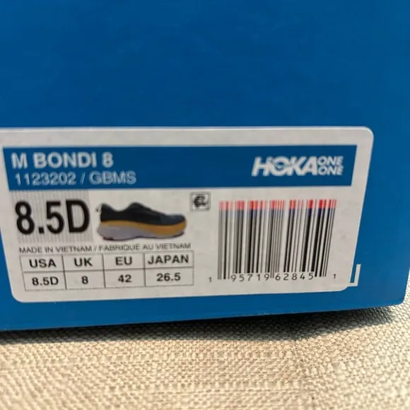Men’s Hoka Bondi 8 blue running shoes. Size 8.5