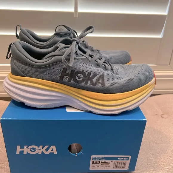 Men’s Hoka Bondi 8 blue running shoes. Size 8.5