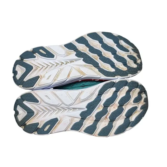 Men’s Hoka Clifton 8 athletic running shoes size 11 D Blue