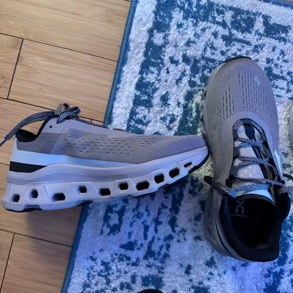 Mens On Cloudmonster Running Shoes size 7- BRAND NEW IN BOX