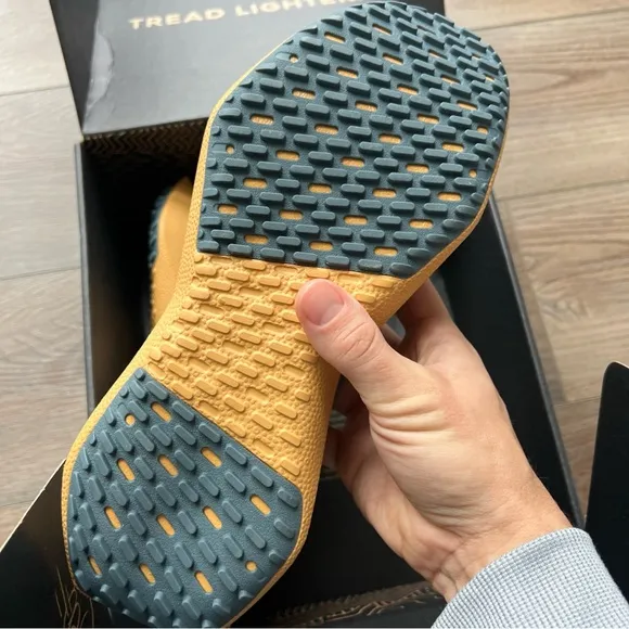 Mens Size 10 Allbirds Tree Dasher 2 Running Shoes Blue/Tan