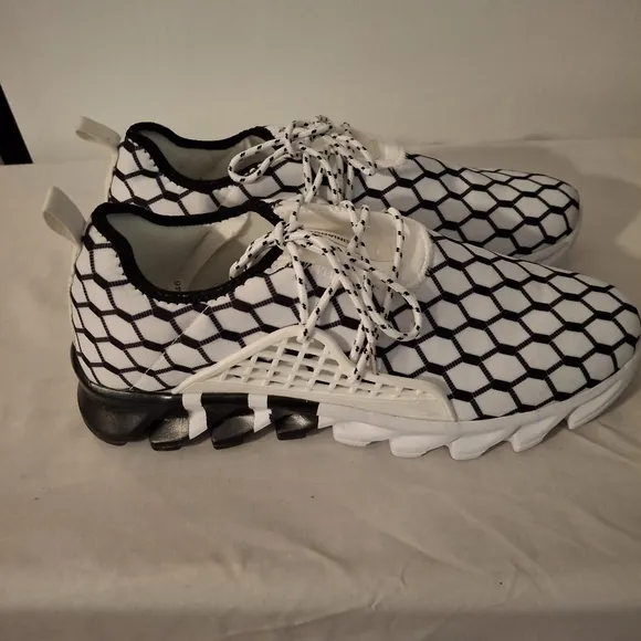 Men's Stylish Black and White Hexagon Pattern Sneakers.