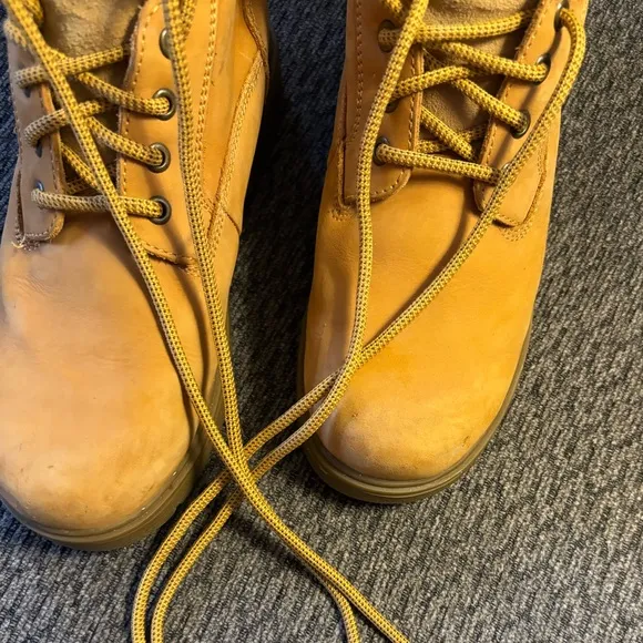 Men’s Wolverine Cheyenne Tan Leather Work Boots Style #W01038 Size 7.5