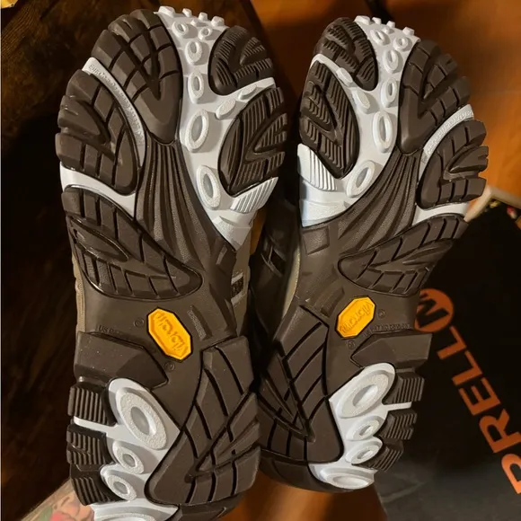 MERRELL HIKING WATERPROOF BOOTS MOAB 2 MID GTX J99796 WMNS SIZE 8 NWB