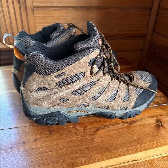 Merrell Men’s Moab Mid Waterproof j88623 hiking boots in Earth brown size 14