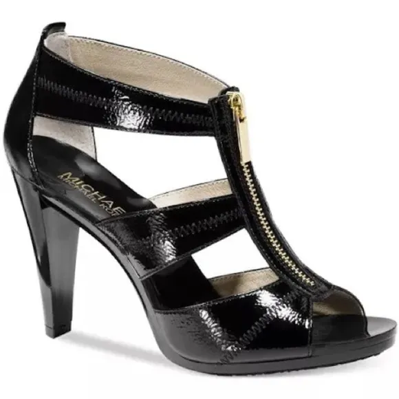 Michael Kors Berkley Black Patent T-Strap Sandals Heels Size 7.5